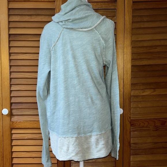 Free People Beach Boho Cowl Neck Top Size Medium/Large - Picture 7 of 10